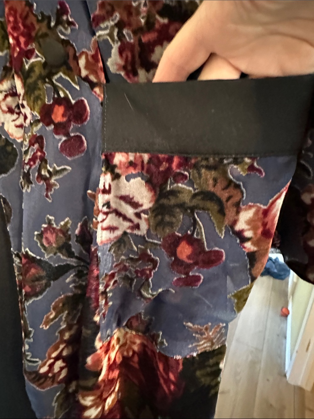 Zara Woman Black Velvet Floral kimono - Picture 5 of 9